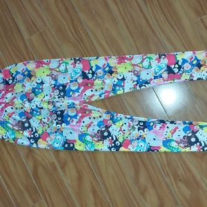 Doe exclusive Hello Kitty Sanrio large leggings